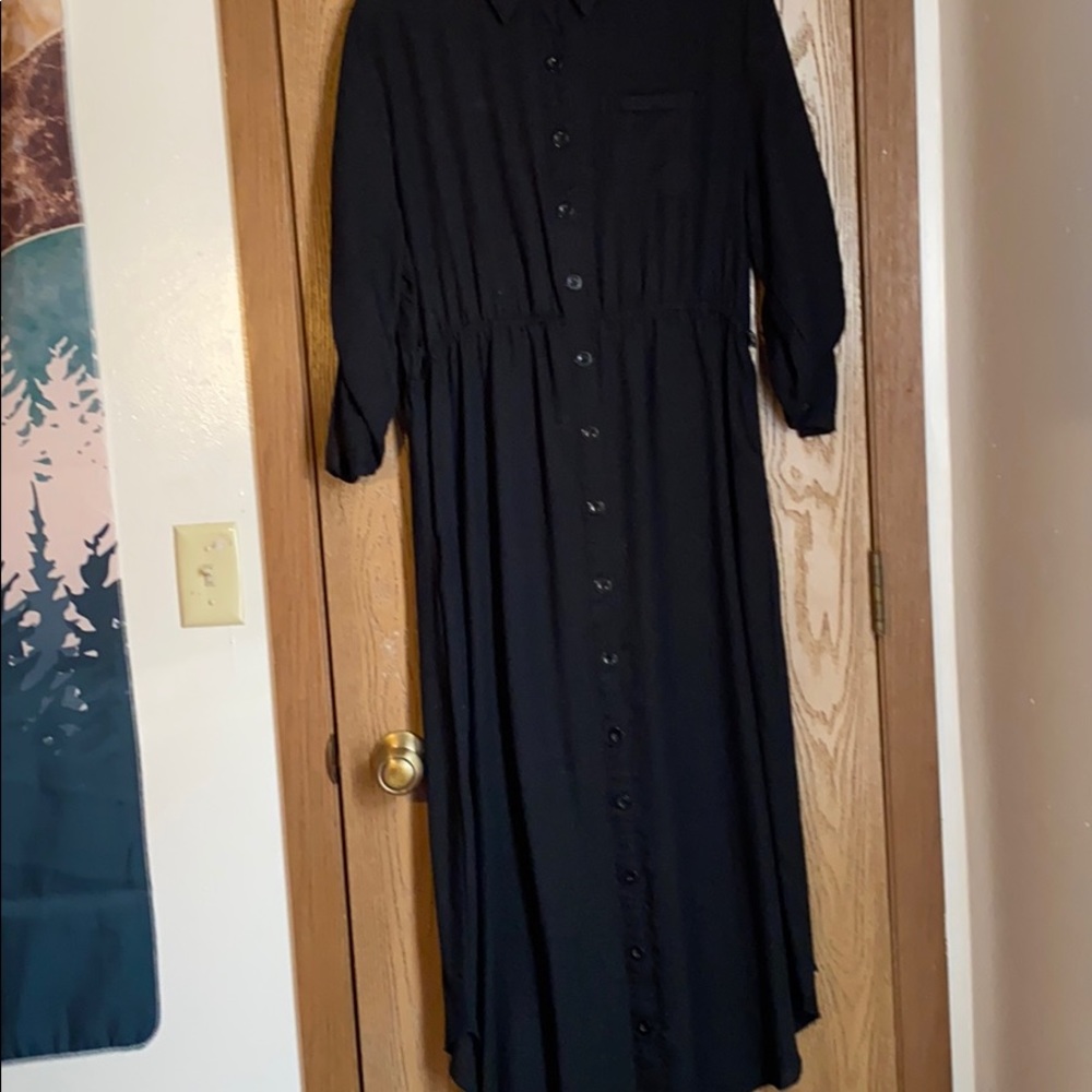 Maxi cut long sleeve black dress